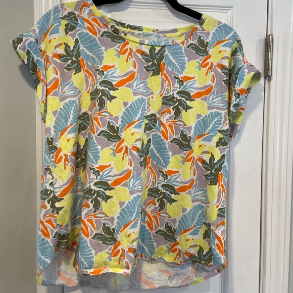 L.L. Bean Signature Size M Rangeley Cotton Tee Scoop Neck Lemon Floral Tee Shirt - Picture 1 of 10